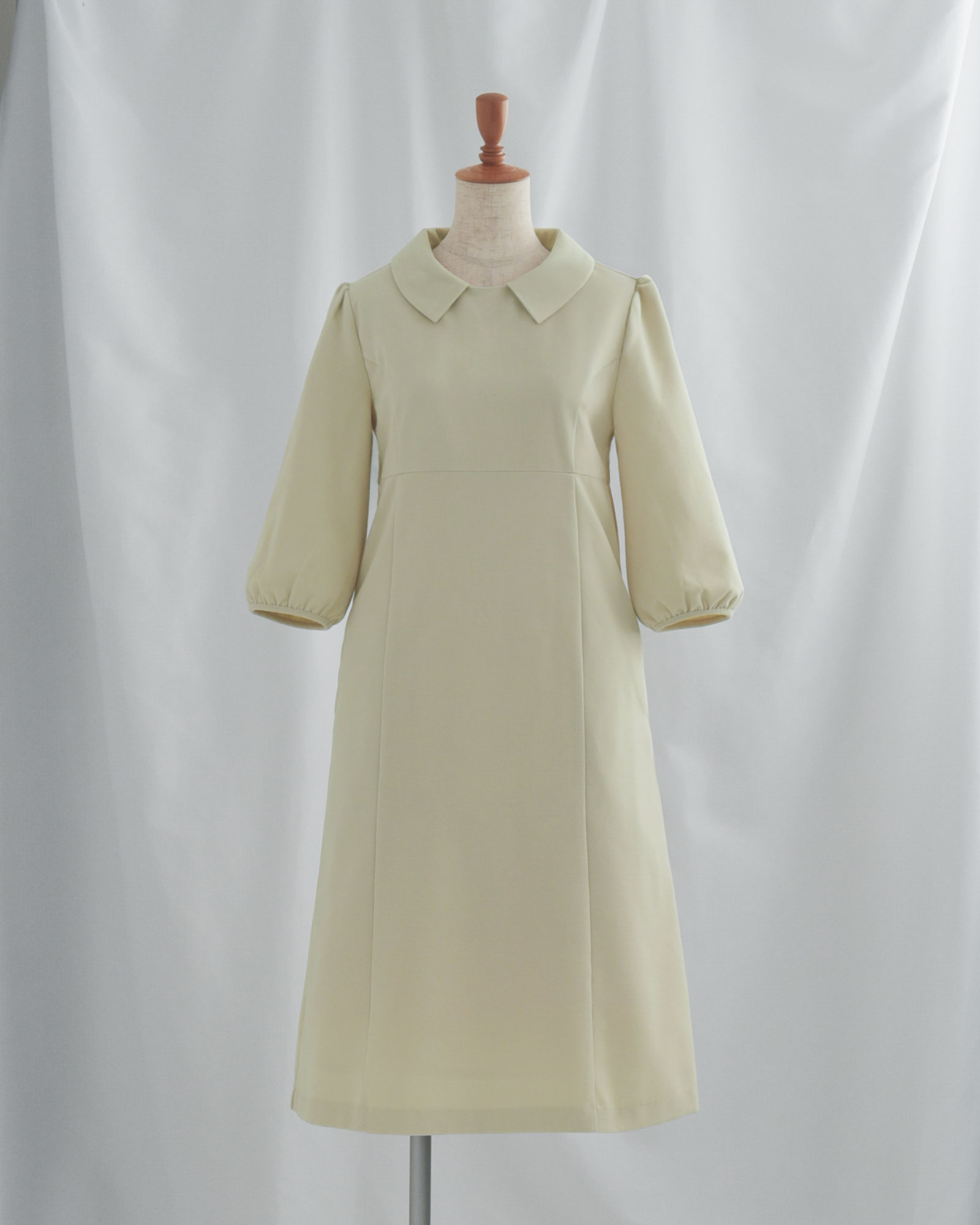 Milkカラーの上品襟ぽわん袖AラインワンピースOnepiece Cheryl｜レジーナ【神戸ワンピース専門店】