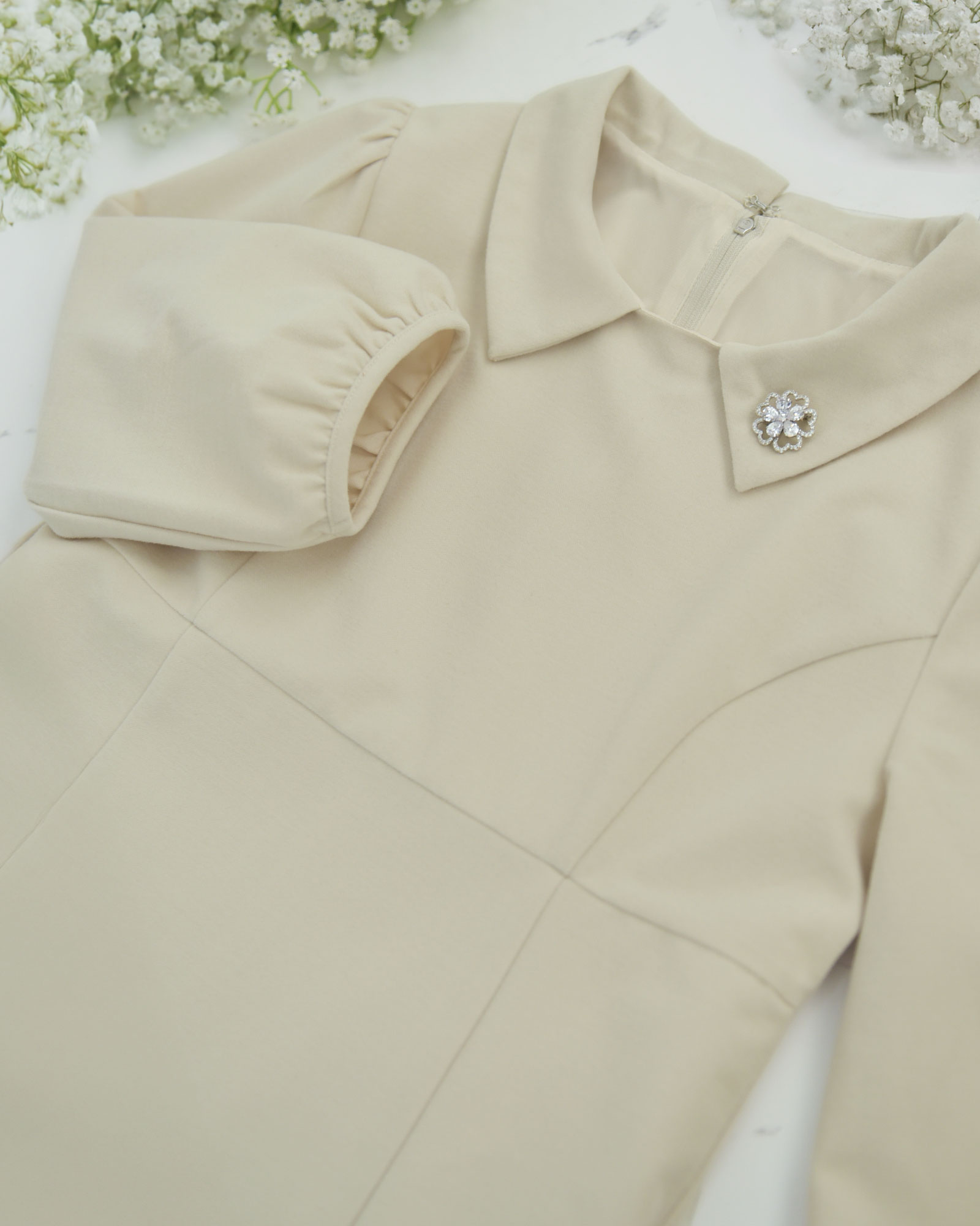 上品襟とぽわん袖で細見えするAラインOnepiece Cheryl｜レジーナ【神戸ワンピース専門店】